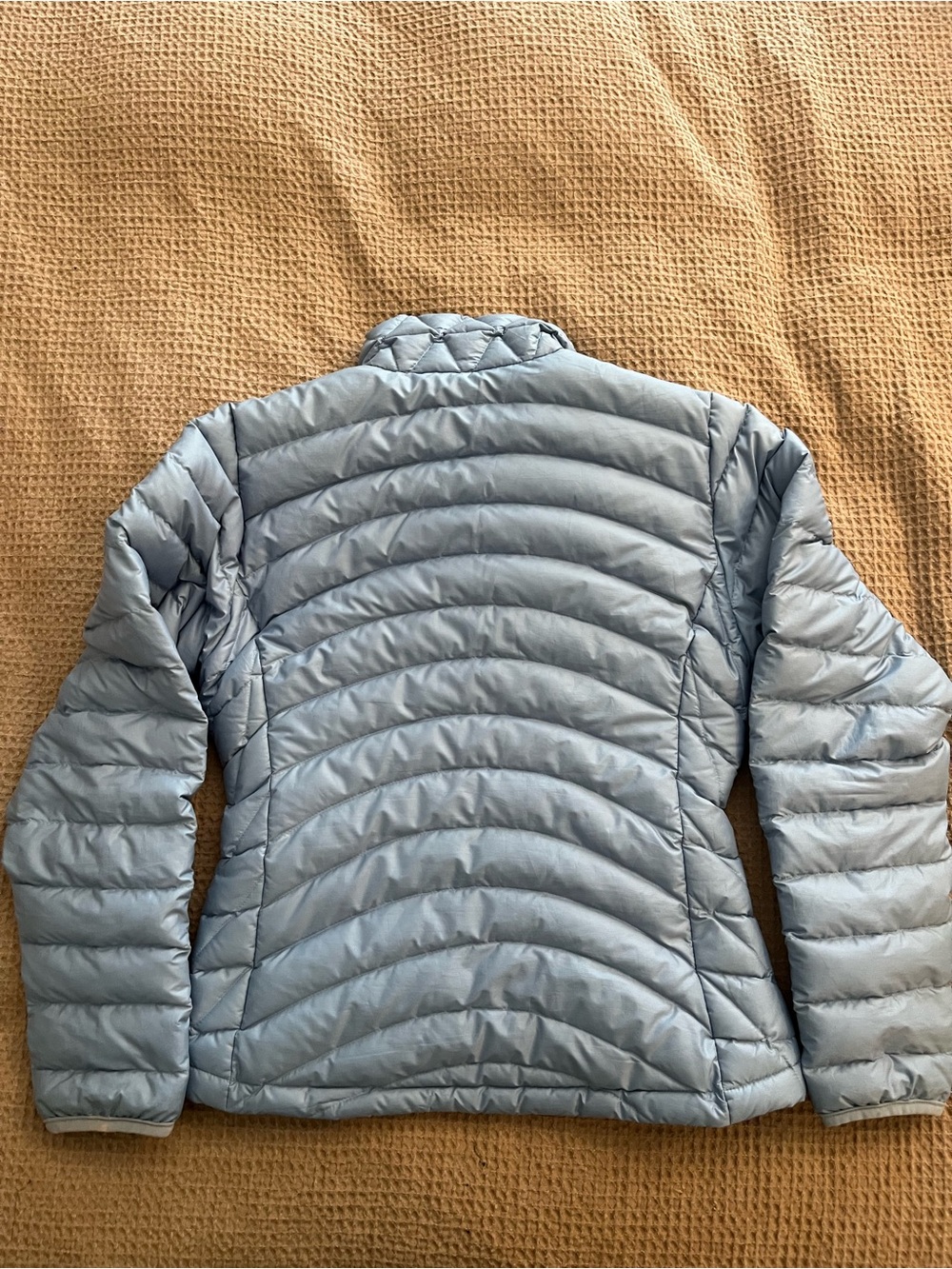 Patagonia Women's Pale Blue Quilted Puffer Jacket - Picture 3 of 5